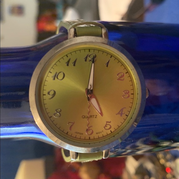 Lime green Quartz Watch - Picture 3 of 4